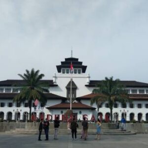 Objek Wisata Dekat Stasiun Bandung