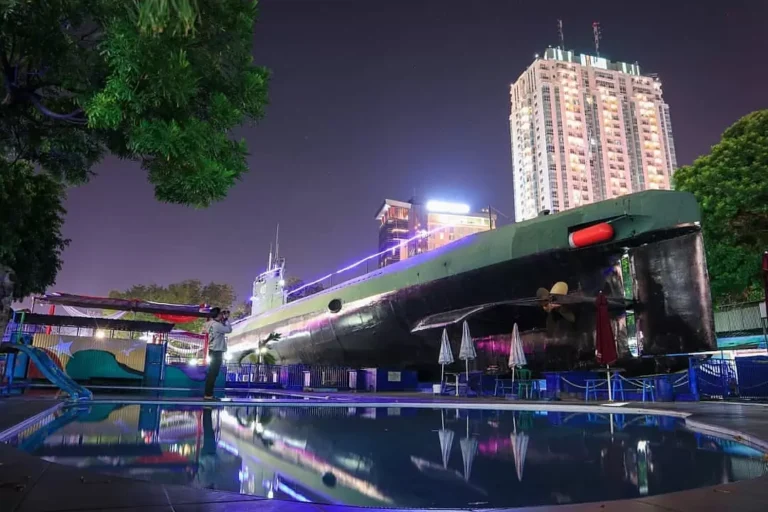 Monumen Kapal Selam Surabaya